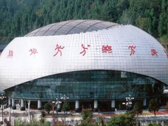 义马体育中心球形网架加工安装